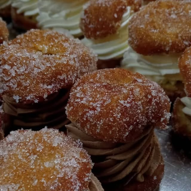 Bunyols de nata i trufa